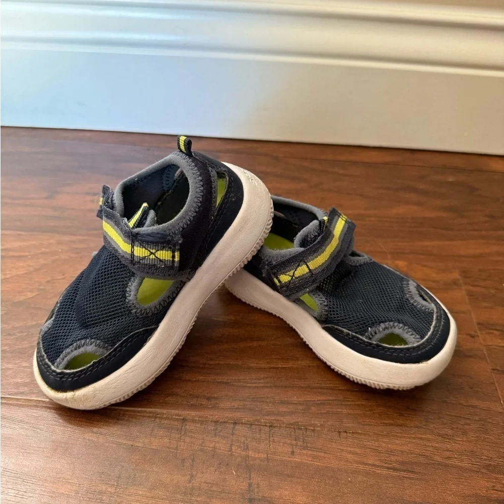 Sperry Blue and Green Water Shoes with Velcro Closure-Size 5